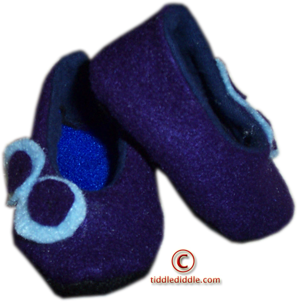 Beautiful Purple Handmade Baby Girl Shoes (0-3 months)